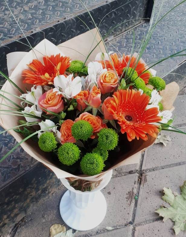 Букет цветов из: Герберы, Хризантемы, Альстромерии и Розы в Кысыл-Сыре
