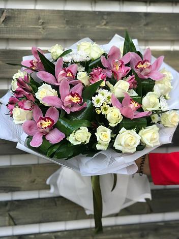 Букет цветов из: Розы и Хризантемы в Кысыл-Сыре