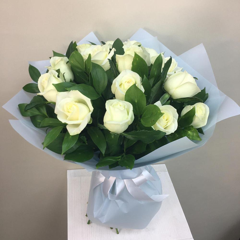 Букет 15 Белых роз Проуд в Кысыл-Сыре
