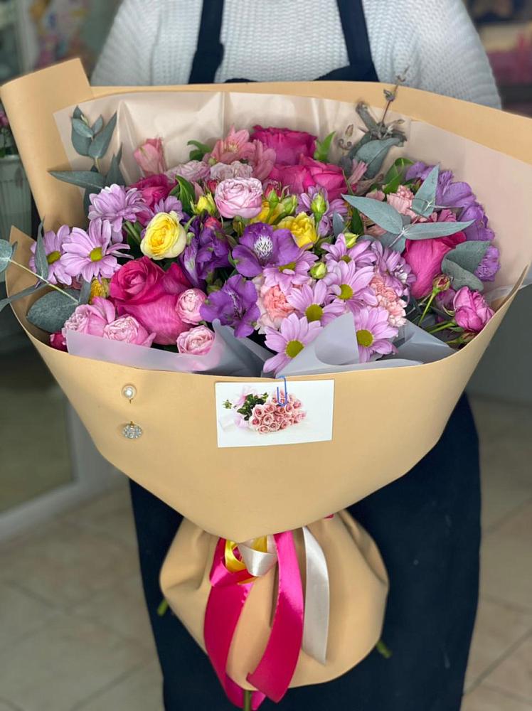 Букет цветов из: Хризантемы, Гвоздики и Альстромерии в Кысыл-Сыре