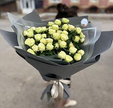 Букет Белые кустовые розы Солинеро в Кысыл-Сыре