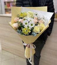 Букет цветов из:  Альстромерии, Розы и Хризантемы в Кысыл-Сыре