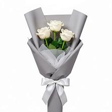 Букет 3 белые розы в Кысыл-Сыре