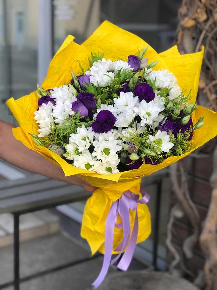 Букет цветов из: Ирисы, Хризантемы и Ромашки в Кысыл-Сыре