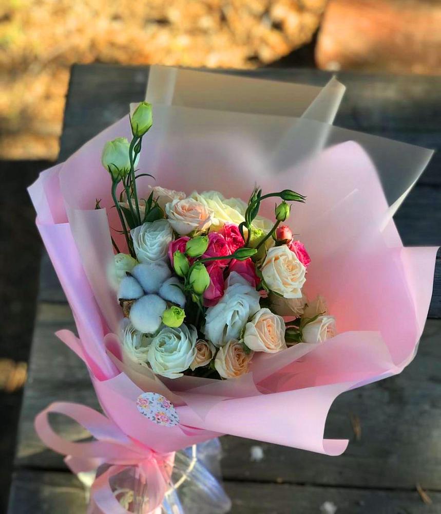 Букет цветов из: Розы и Лизиантусы в Кысыл-Сыре