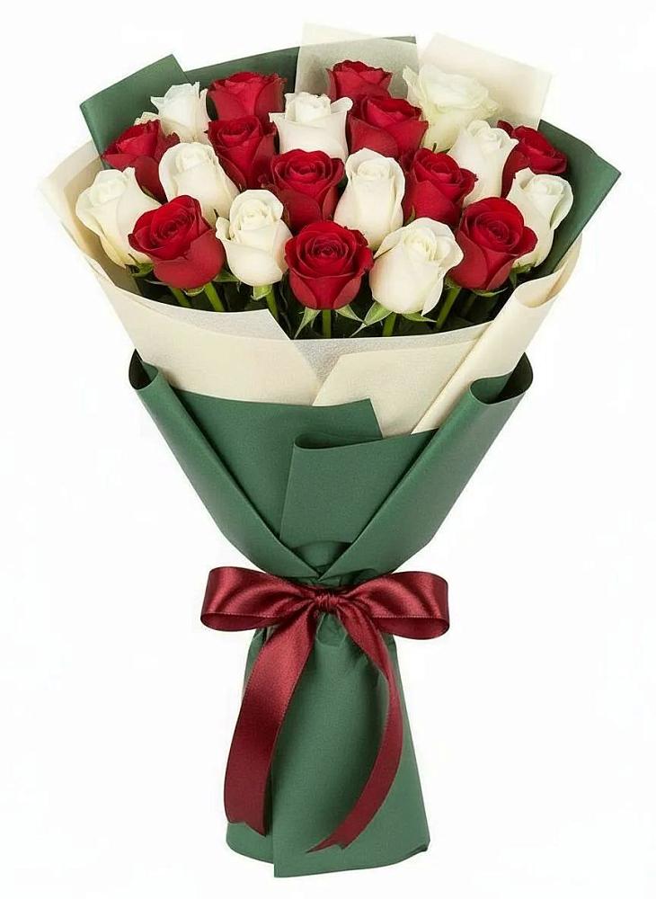 Букет Микс из красных и белых роз в Кысыл-Сыре