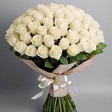 Букет 101 беля роза Белоснежка в Кысыл-Сыре