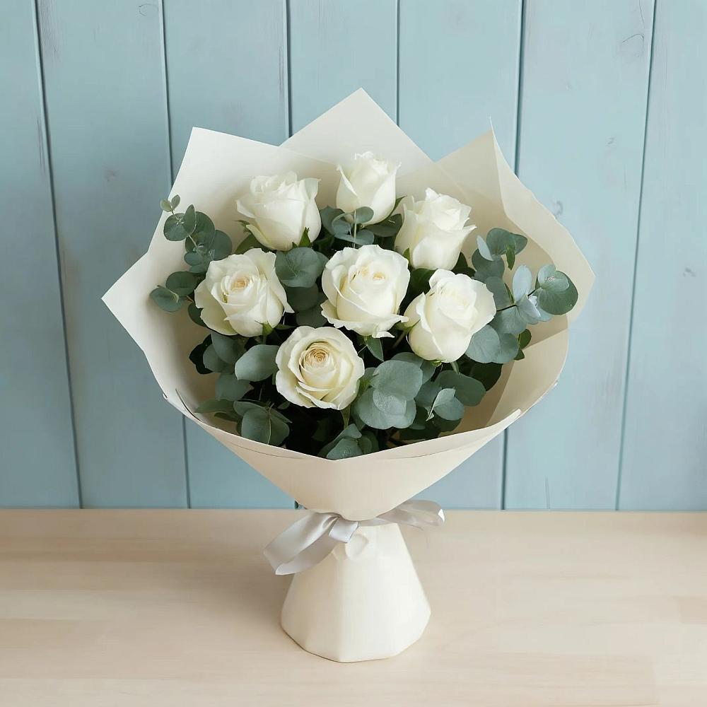 Букет Белые розы в Эвкалипте в Кысыл-Сыре