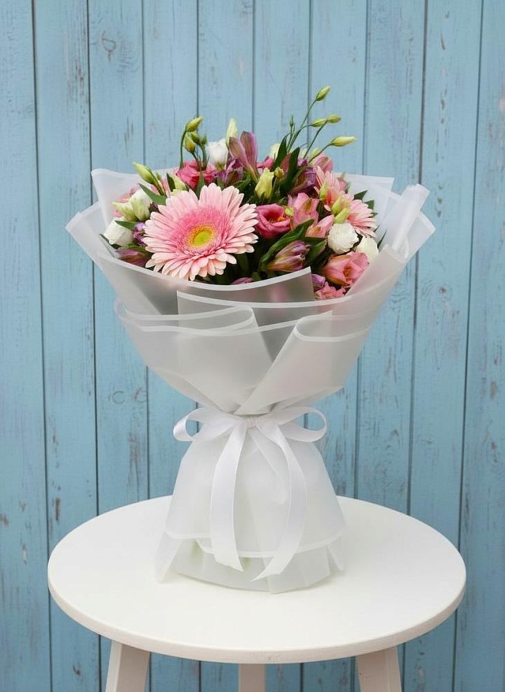 Букет цветов из: Герберы, Альстромерии и Лизиантусы в Кысыл-Сыре