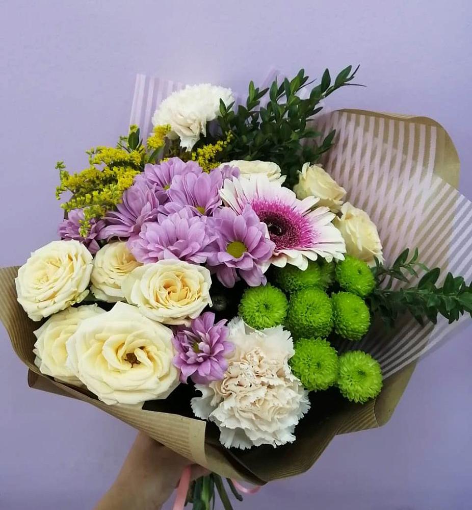 Букет цветов из: Хризантемы, Розы, Гвоздики и Герберы в Кысыл-Сыре