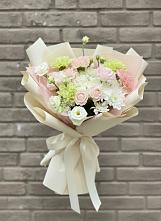 Букет цветов из:  Гвоздики, Розы, Лизиантусы и Хризантемы в Кысыл-Сыре
