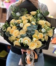 Букет цветов из:  Розы и Лизиантусы в Кысыл-Сыре