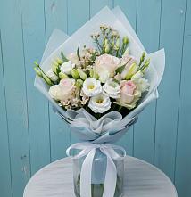 Букет цветов из:  Розы и Лизиантусы в Кысыл-Сыре